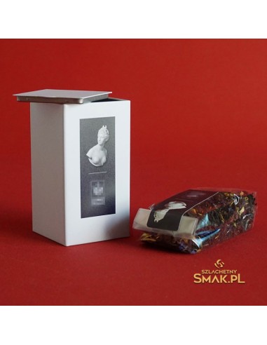 Herbata w metalowej puszce